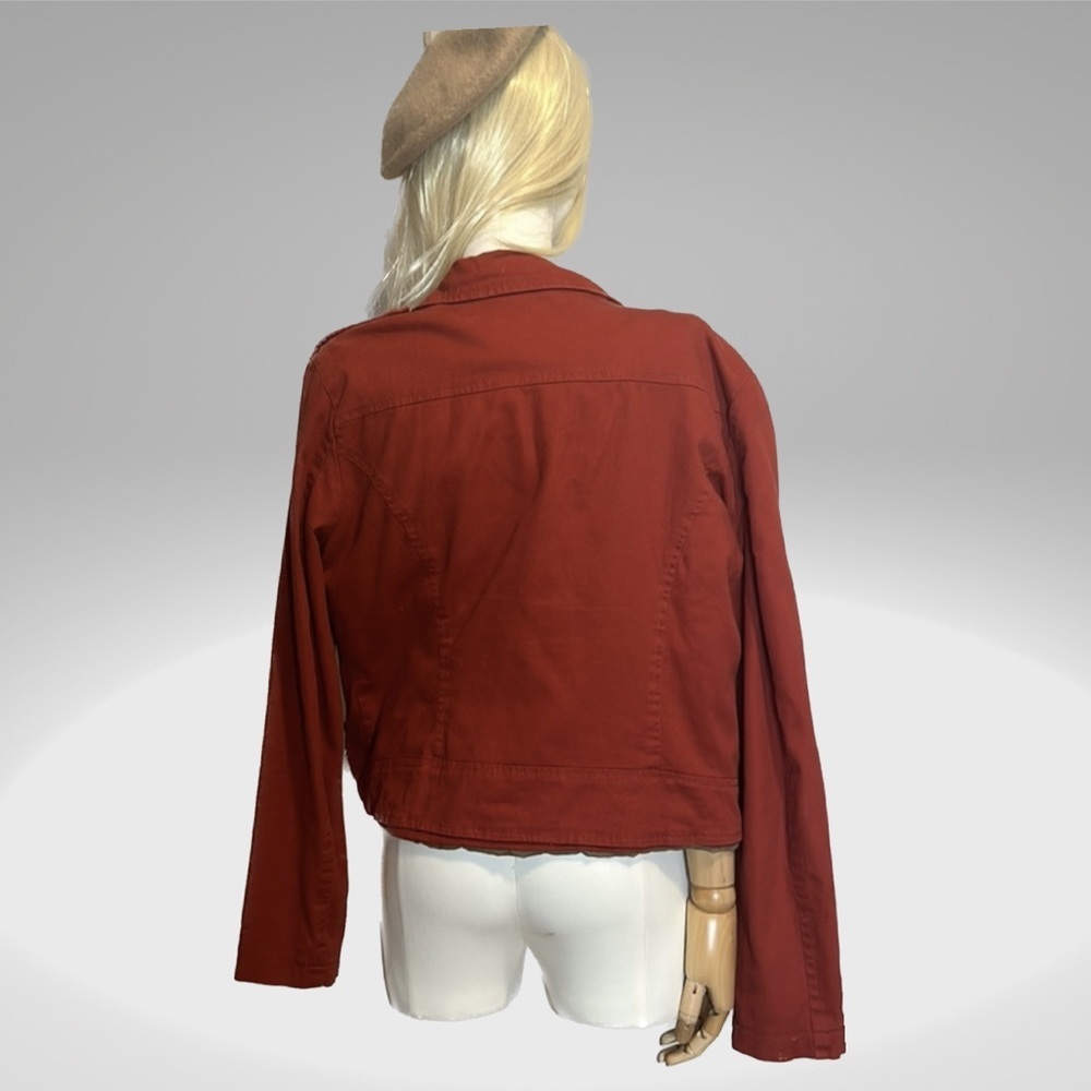 Pink envelope, red jacket - Picture 3 of 3